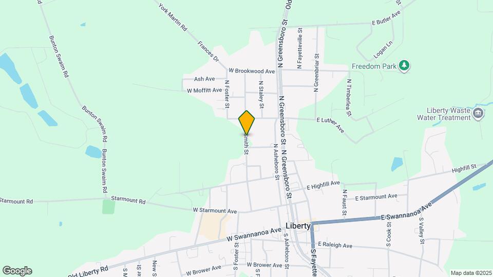 400 N Smith St Map and Location Details