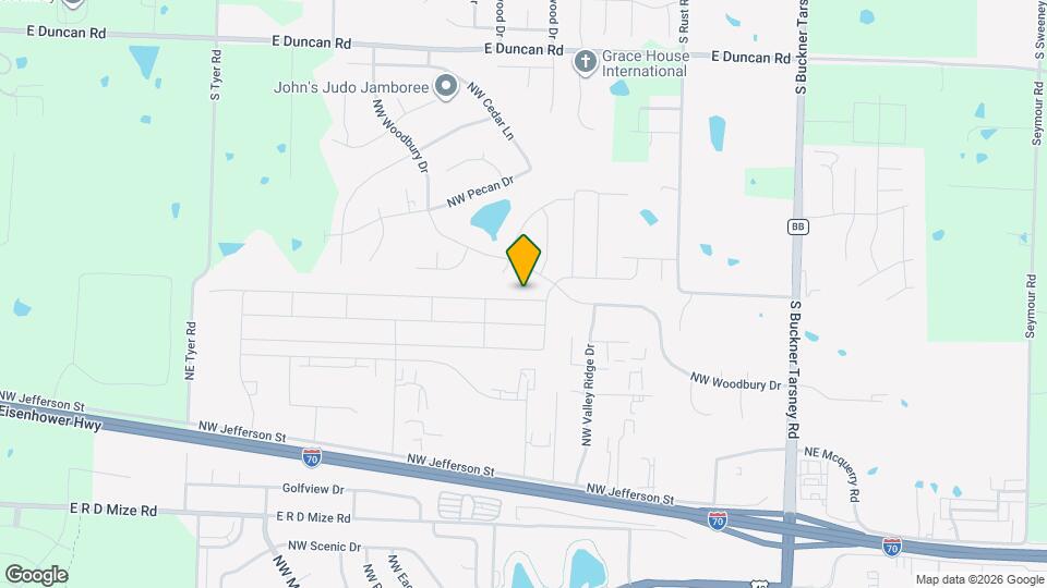 906 NW Hilltop Ln Map and Location Details