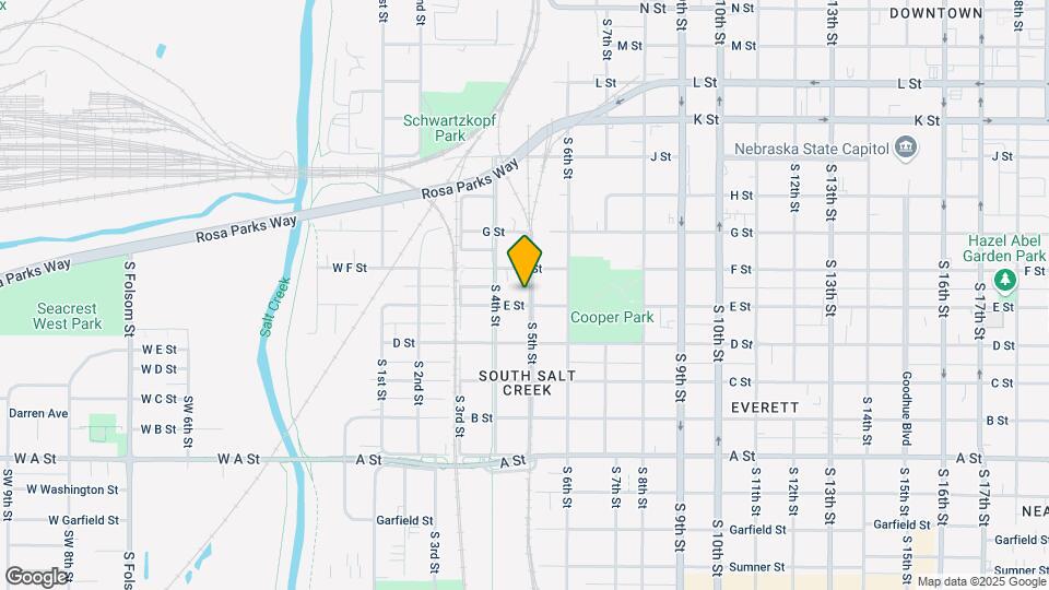 446 E St Mapa y Detalles de la Ubicación