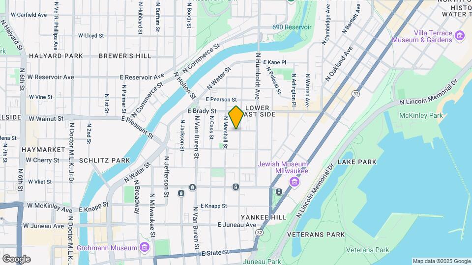 1645 N Astor St, Unit 2 Mapa y Detalles de la Ubicación