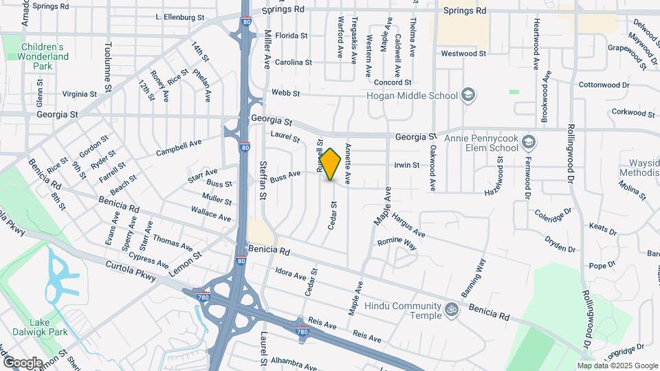 579 Cedar St Map and Location Details