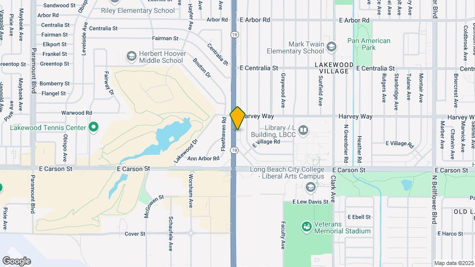 4228 N Lakewood Blvd Mapa y Detalles de la Ubicación