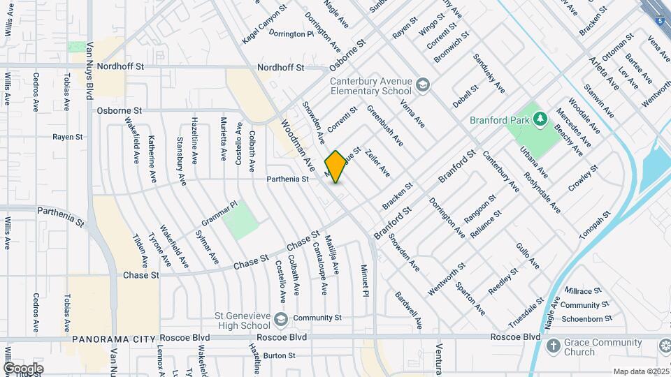 8750 Woodman Ave Mapa y Detalles de la Ubicación