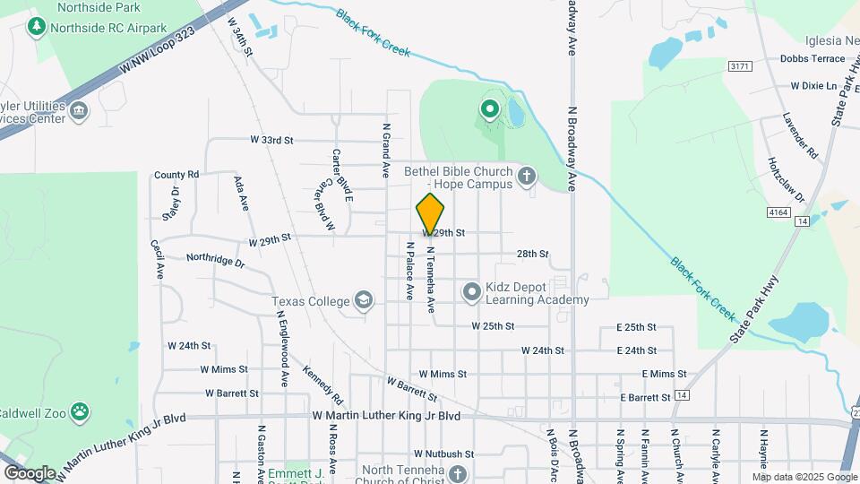 2958 N Tenneha Ave Map and Location Details