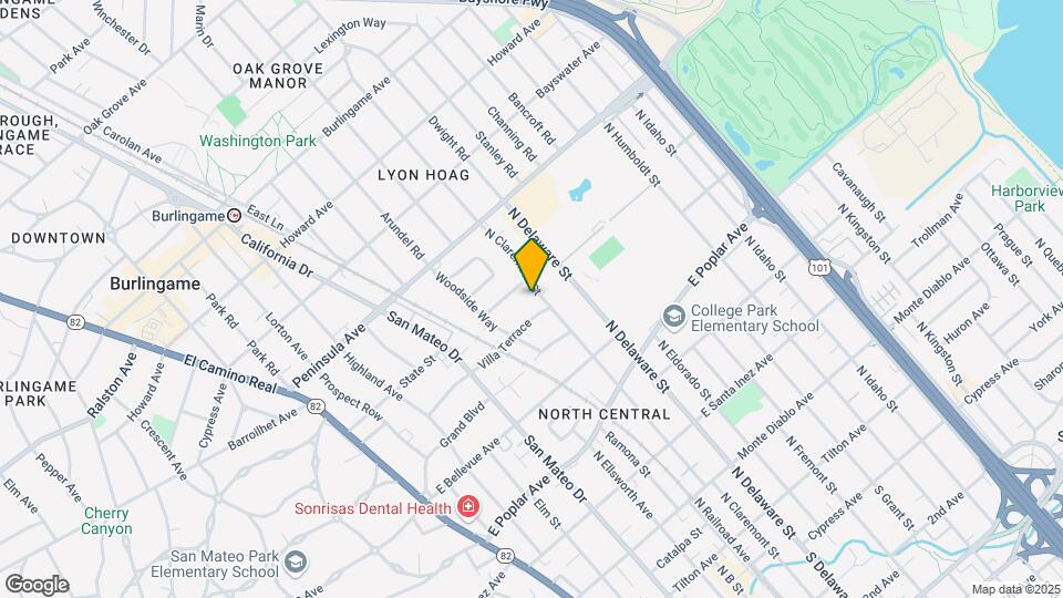 715 N Claremont St Mapa y Detalles de la Ubicación
