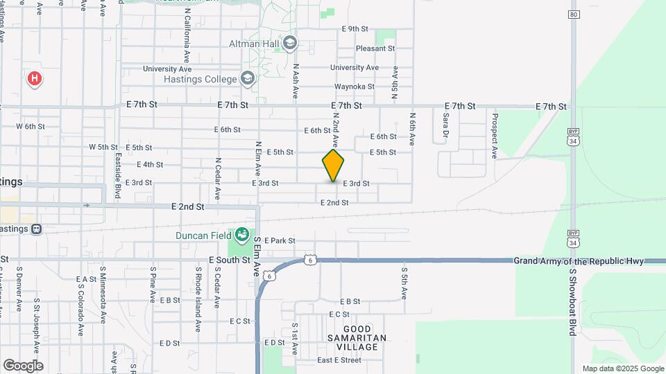 922 E 3rd St Mapa y Detalles de la Ubicación