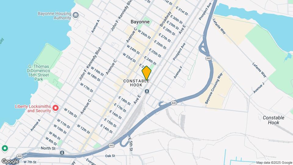 245 Avenue E Mapa y Detalles de la Ubicación