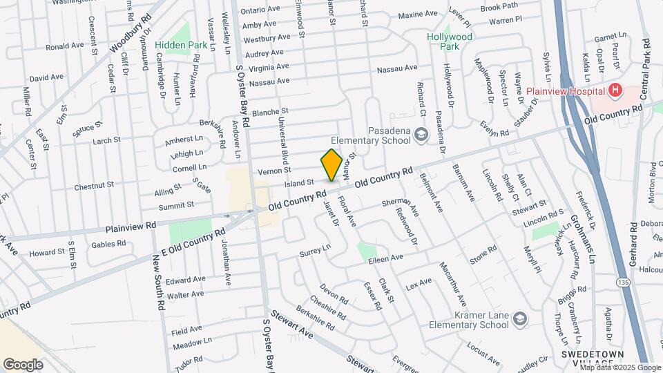 552 Old Country Rd Map and Location Details