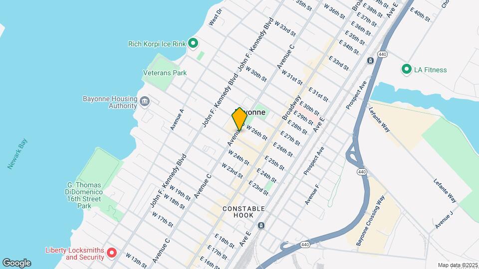 570 Avenue C Mapa y Detalles de la Ubicación
