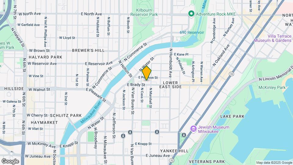 818-824 E Brady St Mapa y Detalles de la Ubicación