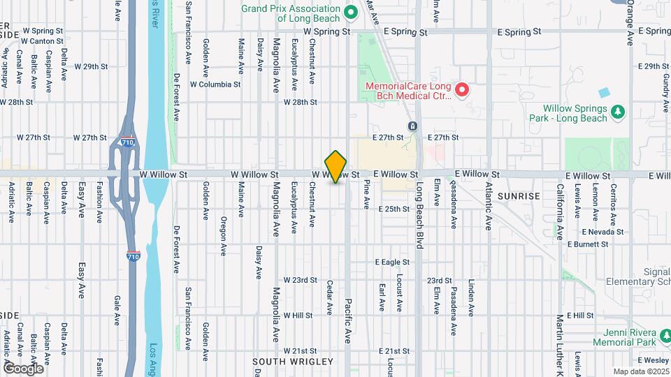 2552-2560 Cedar Ave Map and Location Details