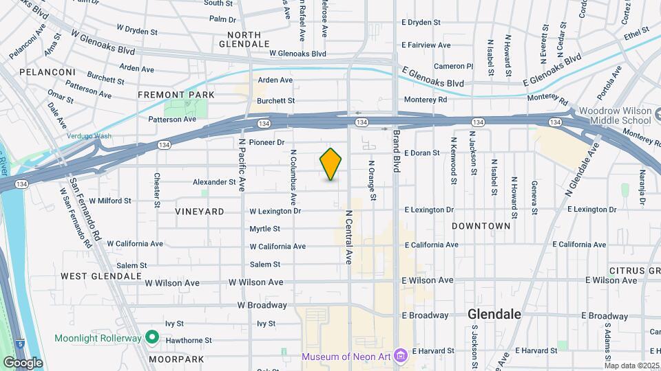 325 Milford St Mapa y Detalles de la Ubicación