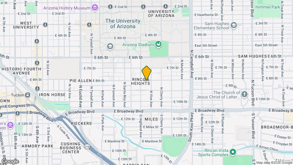 1426 E 8th St Map and Location Details