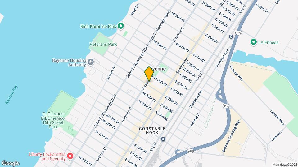 570 Avenue C Mapa y Detalles de la Ubicación
