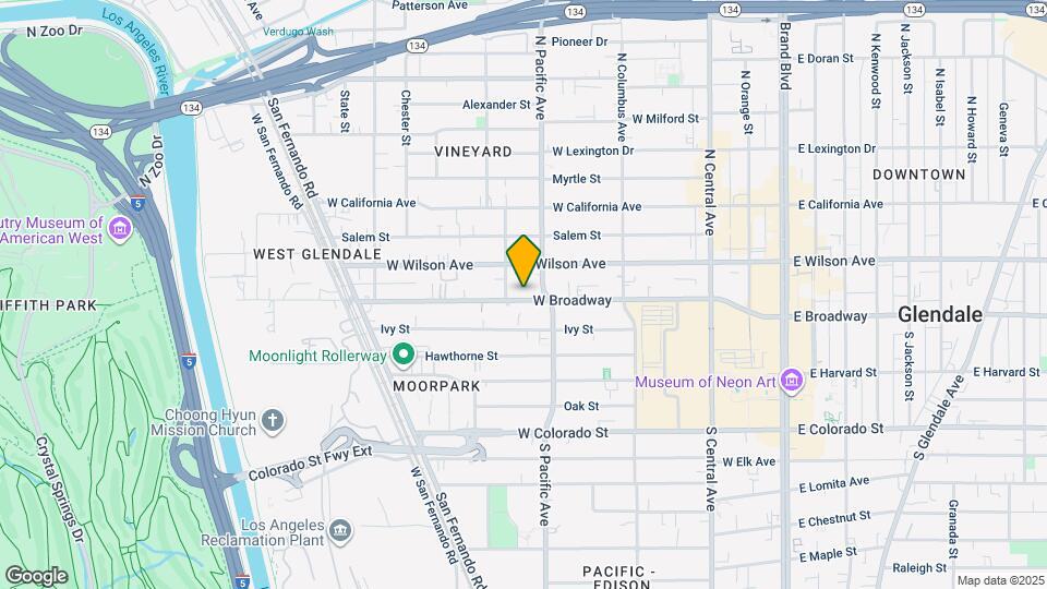 515 W Broadway Map and Location Details