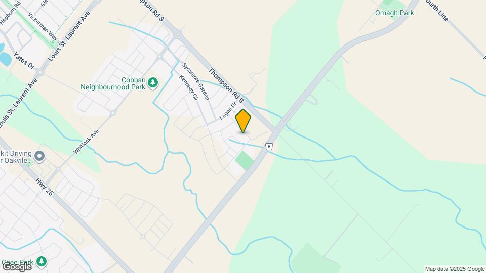 925 Hickory Cres Map and Location Details