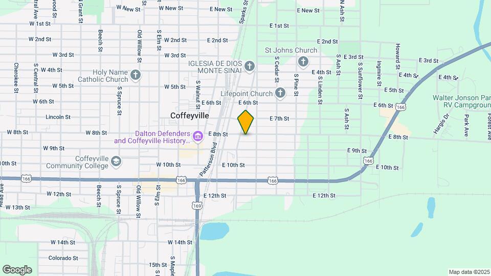 305 E 8th St Map and Location Details