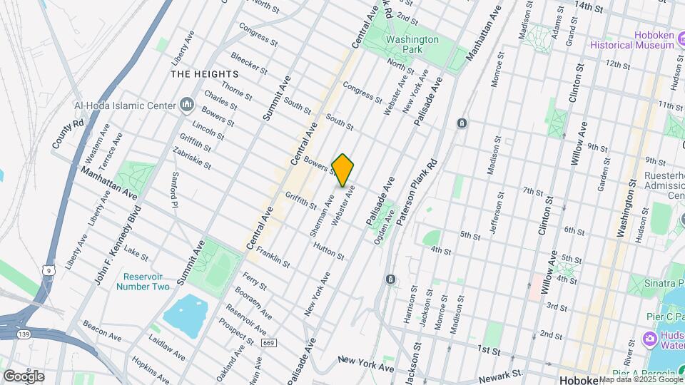 205 Webster Ave Map and Location Details