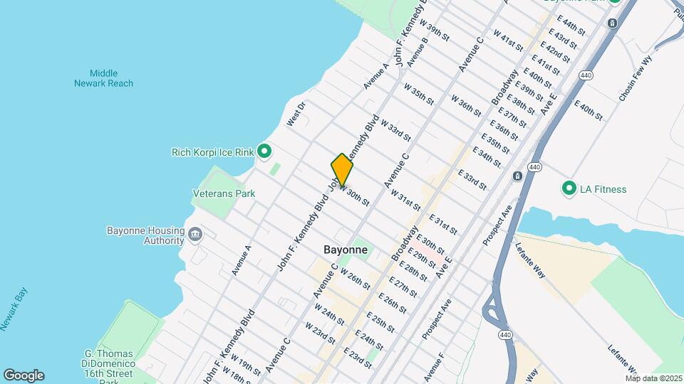 96 W 30th St Mapa y Detalles de la Ubicación