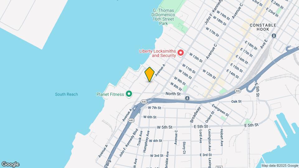 214 Avenue A Mapa y Detalles de la Ubicación