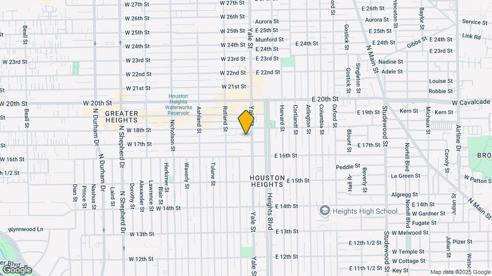 211 W 17th St Map and Location Details