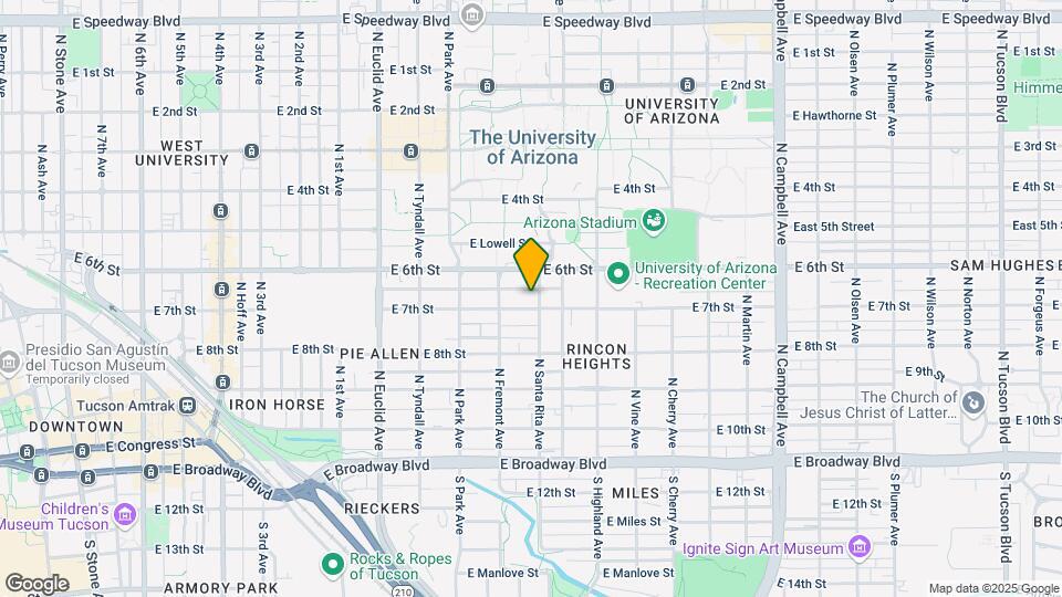 1135 E 7th St Map and Location Details