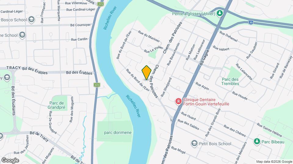 379 Du Bord-De-L'eau Rue Map and Location Details