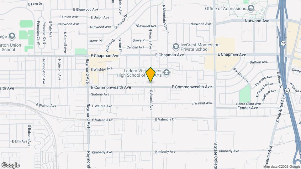 Fullerton Village Apts Mapa y Detalles de la Ubicación