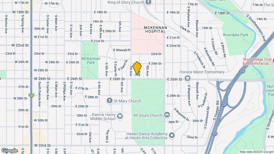 824 E 26th St Map and Location Details