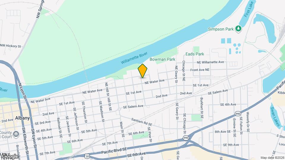 211 NE Pine St Map and Location Details