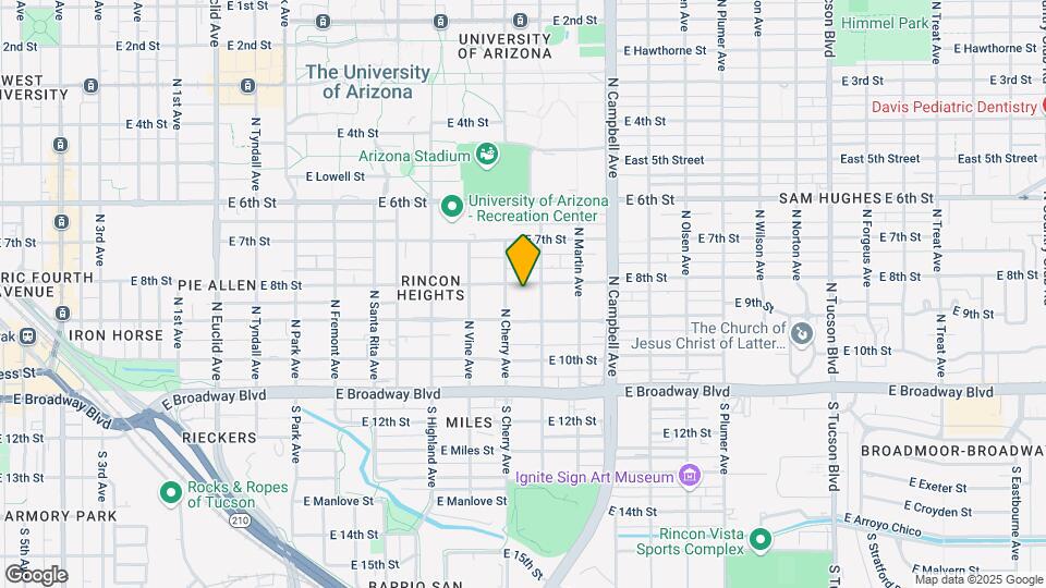 1612 E 8th St Map and Location Details