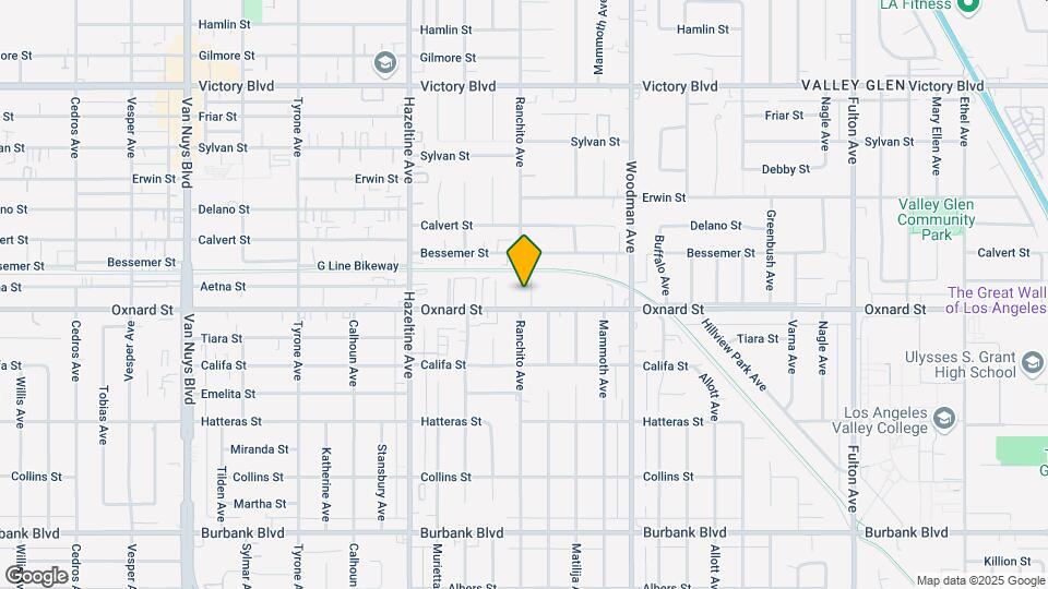 13855 Oxnard St Map and Location Details