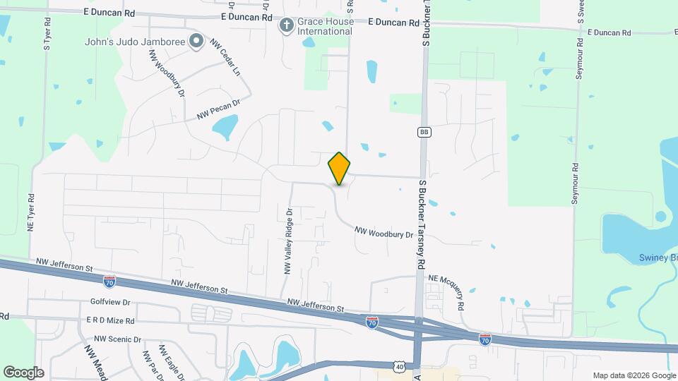 412 NW Woodbury Dr Map and Location Details