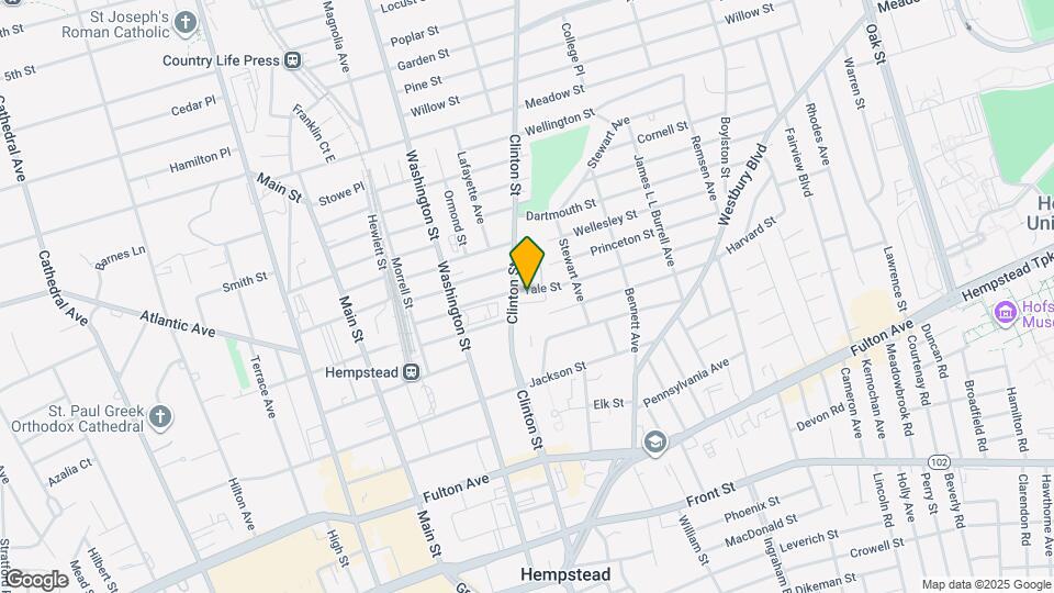 Clinton Court Apartments Map and Location Details