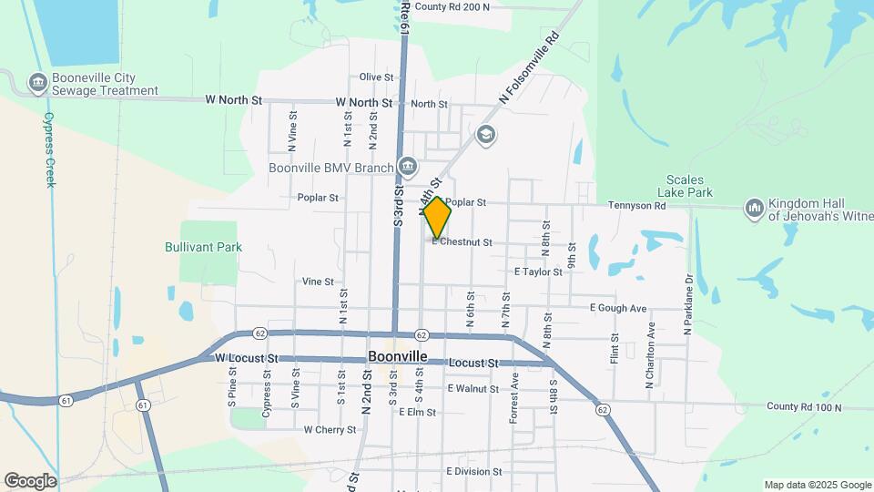 215 E Chestnut St Map and Location Details