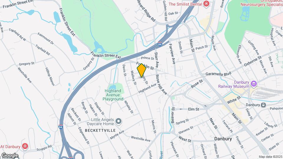 24 Hoyt St Map and Location Details