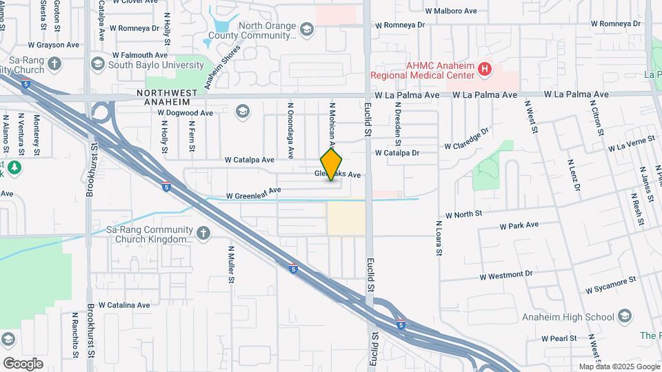 1749-1759 W Greenleaf Ave Map and Location Details